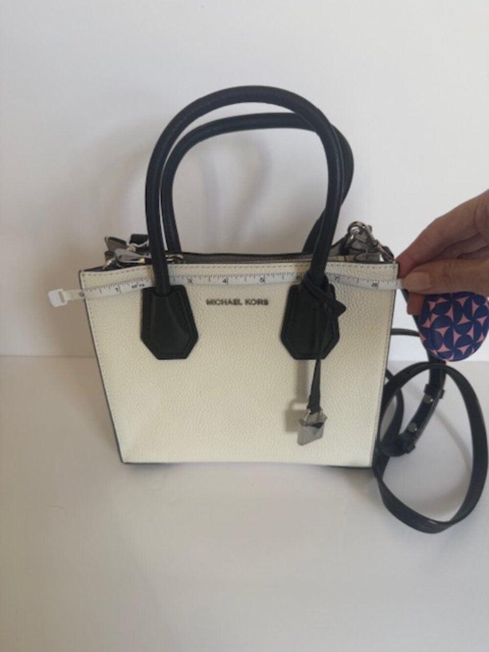 MICHAEL KORS Mercer Color-Block Crossbody - Picture 7 of 11